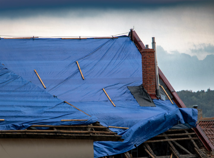 Chantier bâchage urgence toiture Ariège — Rozel Couverture