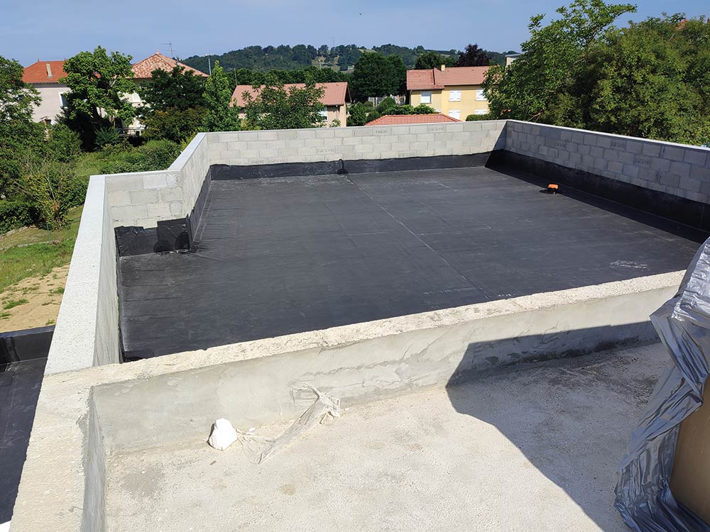 Pose membrane EPDM toit plat Ariège — Rozel Couverture 09